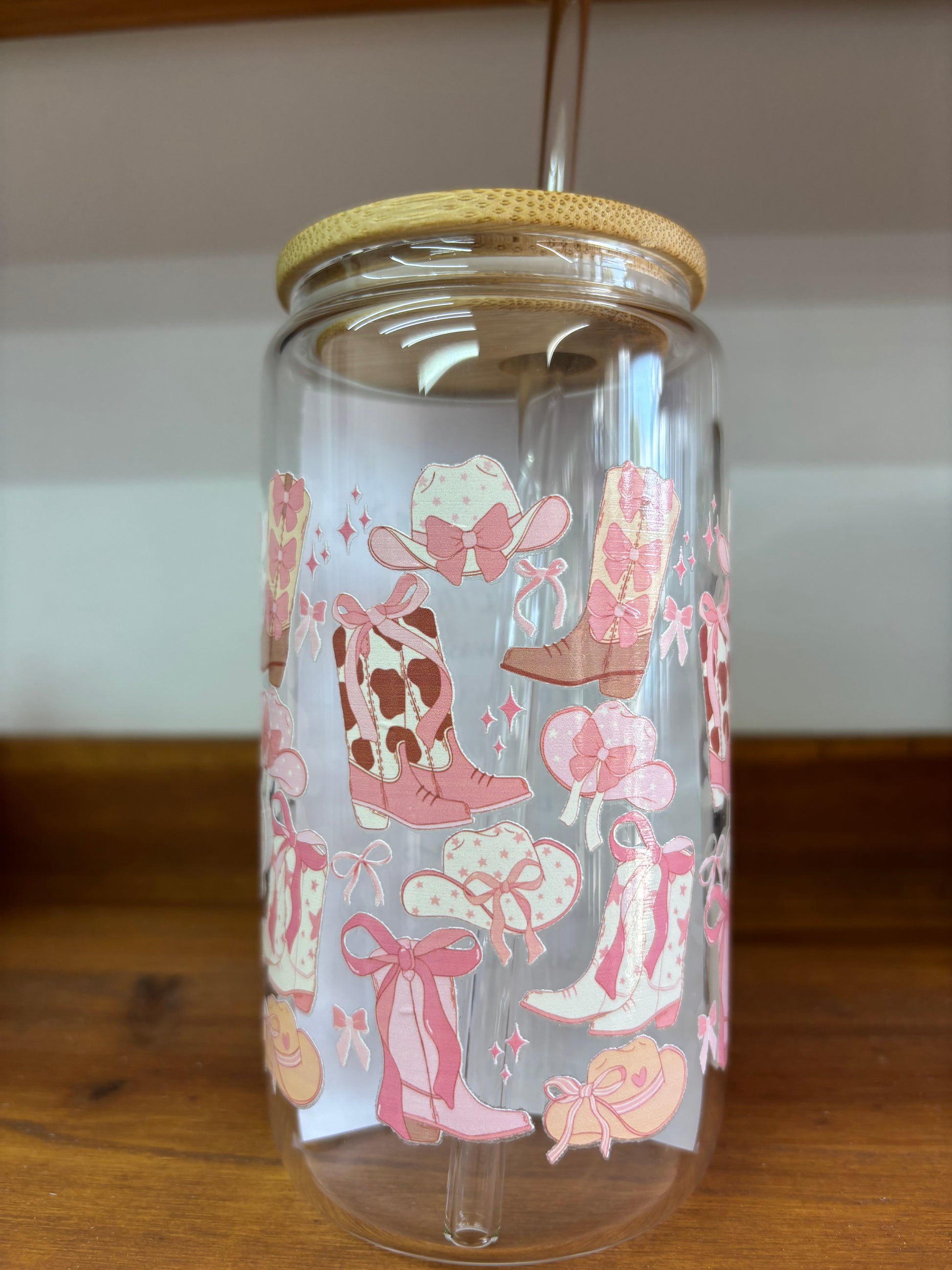 Bows, cowgirl boots and hats glass tumbler. Perfect gift for the cowgirl, mother, or bestie! Iced coffee cup. 