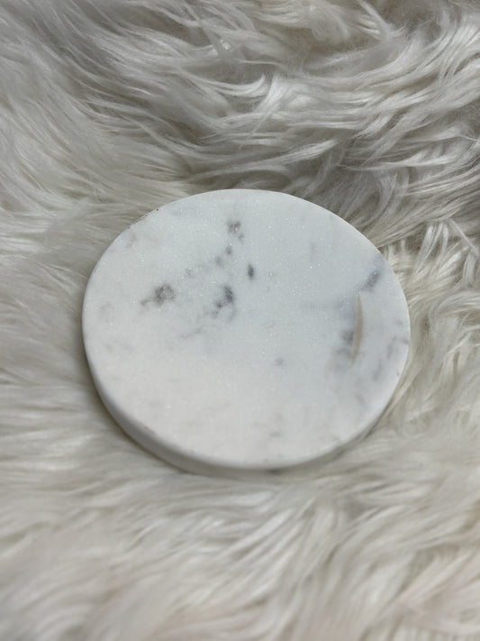 Classy and elegant, white marble soap dish. 